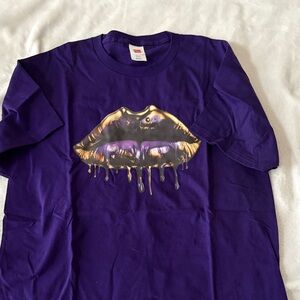 Purple Graphic Lip Print T-Shirt